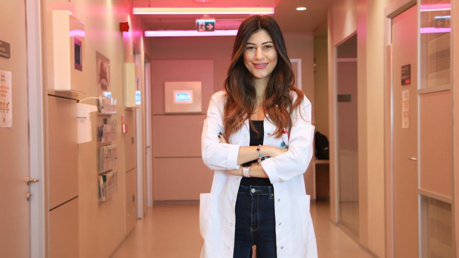 PSİKOLOG DİLARA ALOĞLU, “KİŞİ NEDEN BİRLİKTE OLDUĞU KİŞİYİ ALDATIR?”
