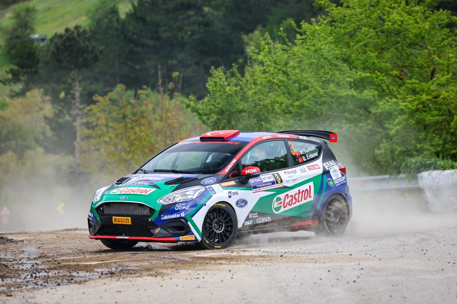 YEŞİL BURSA RALLİSİ’NDE PİLOTLAR, PİRELLİ MARKA LASTİKLER İLE ZORLU KOŞULLARI AŞTI