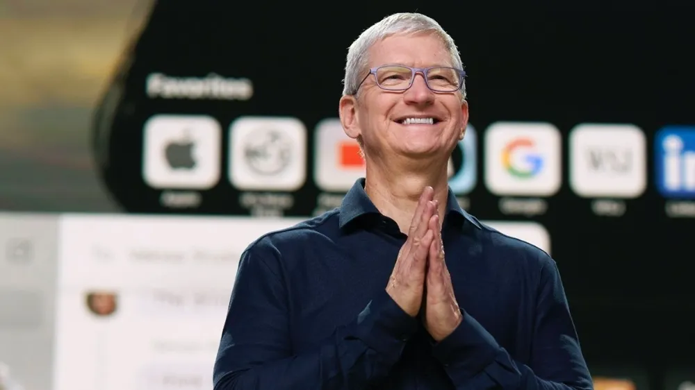 TİM COOK  APPLE HİSSELERİNİ SATTI