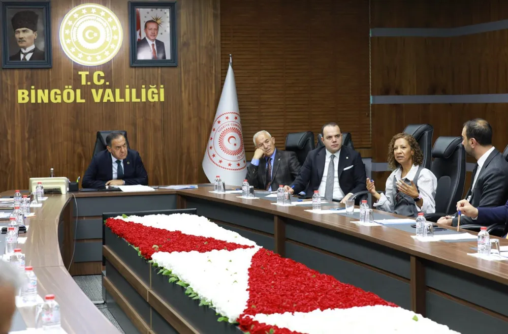 VALİ USTA: “JEOTERMAL KAYNAKLAR AÇISINDAN SON DERECE ZENGİN BİR COĞRAFYAYA SAHİBİZ.”