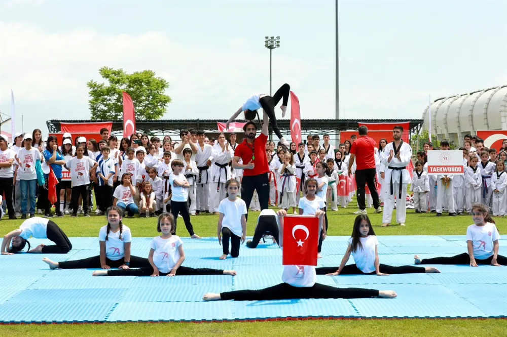 BİNGÖL’DE ‘19 MAYIS ATATÜRK’Ü ANMA, GENÇLİK VE SPOR BAYRAMI’ KUTLANDI