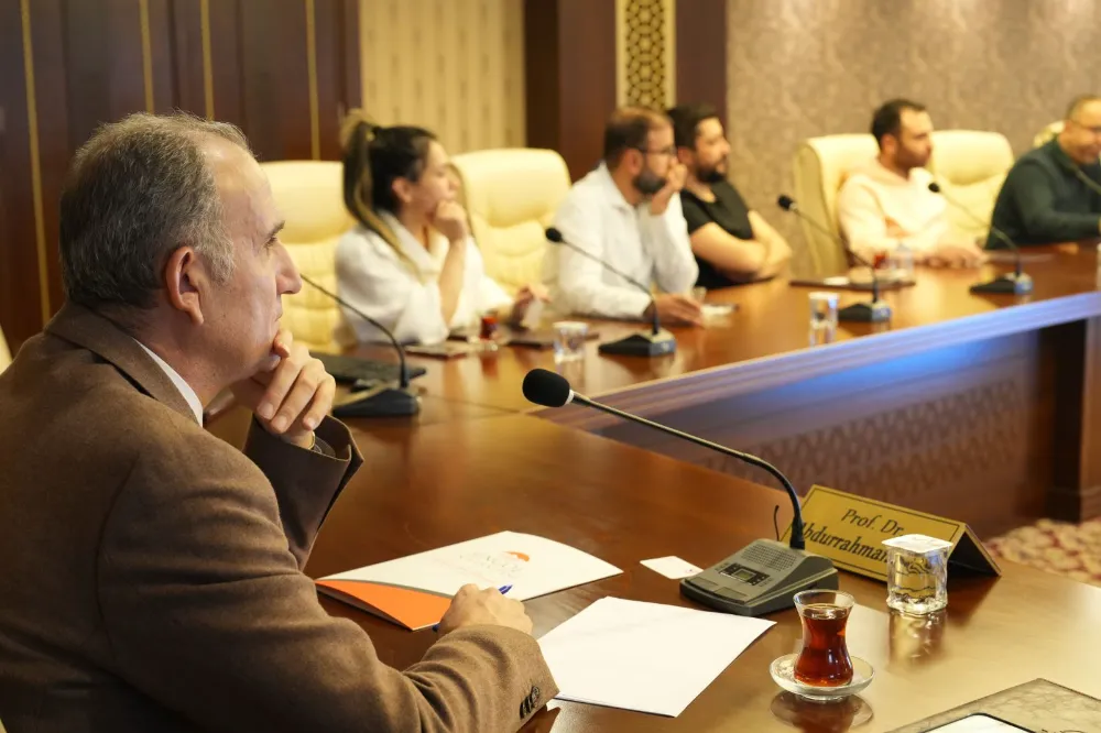 DİŞ HEKİMLİĞİ FAKÜLTESİ’NE YENİ NESİL EĞİTİM ARAÇLARI: TEKNOLOJİK DÖNÜŞÜM BAŞLIYOR
